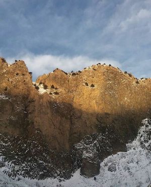 آنسوی کوهستان